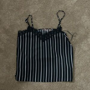 Hardly worn, cute going out top!